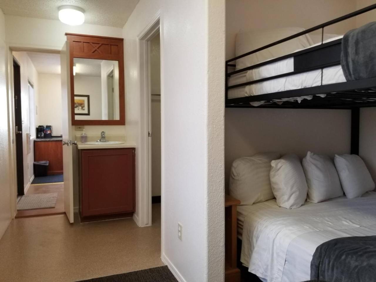 083a Affordable Getaway Near South Rim Sleeps 6 *